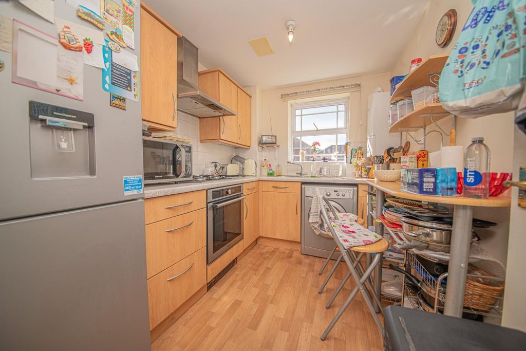 Additional image 4 of 2 bed flat for saleWilliam Panter Court, Eastleigh SO50