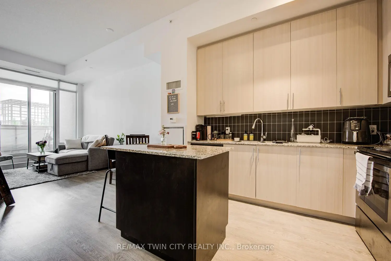 85 Duke Street 112 photo 5