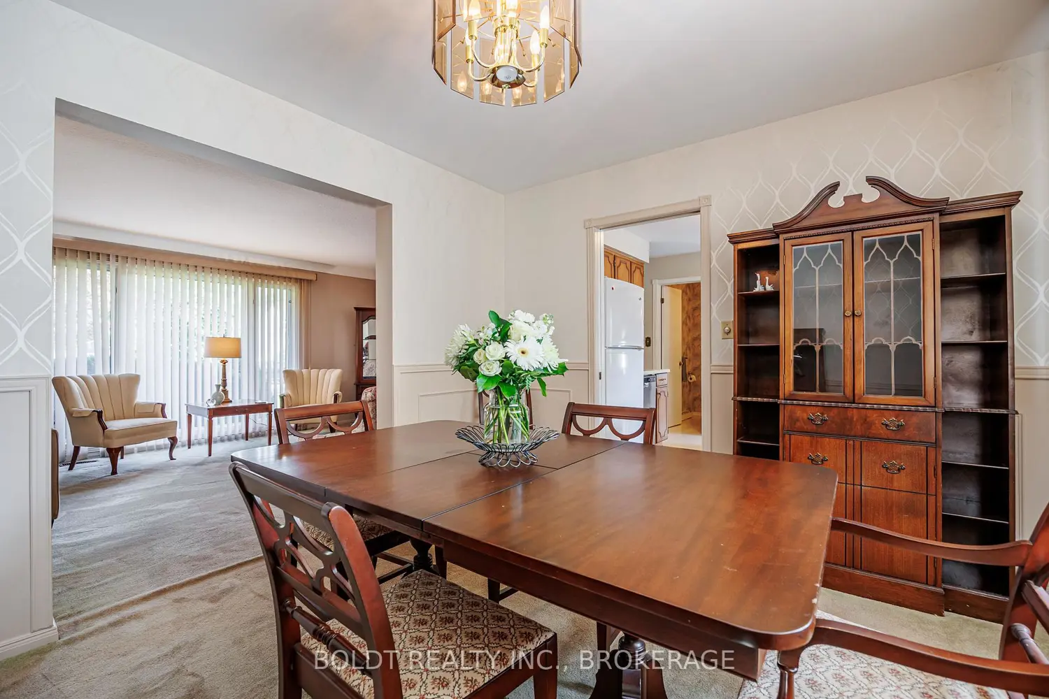 7 Mayholme Court photo 3
