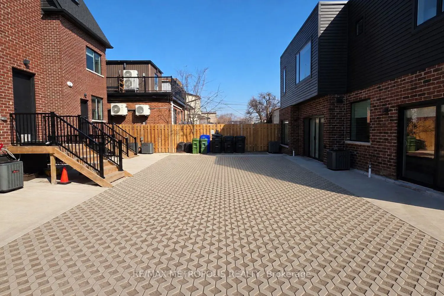 Additional image 20 of 449 Lansdowne Avenue