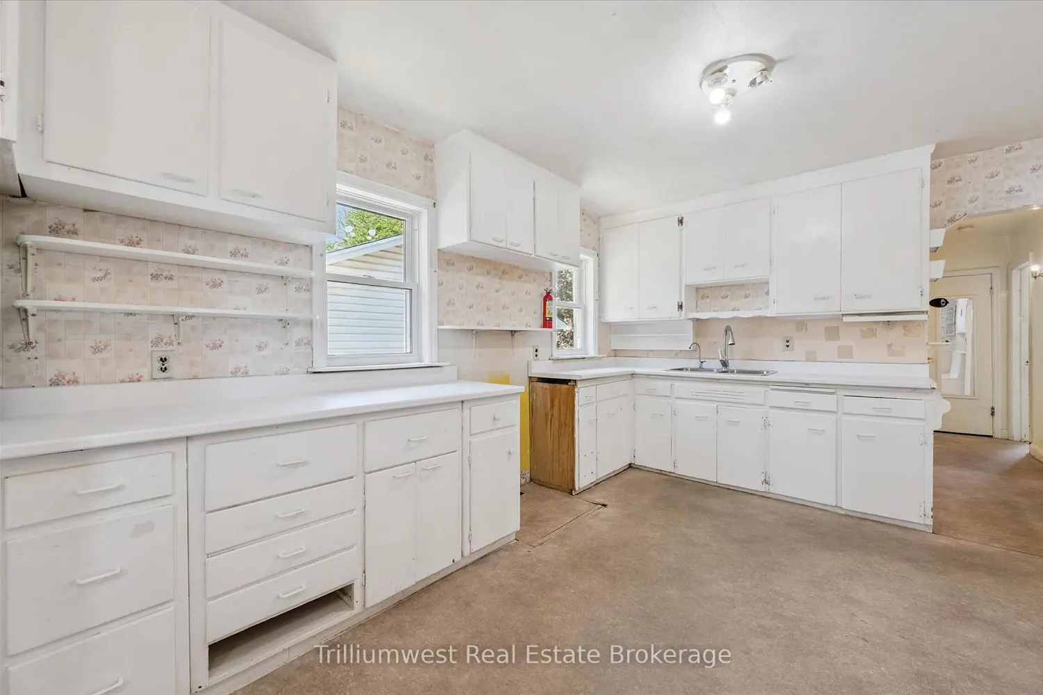 288 Margaret Avenue photo 2
