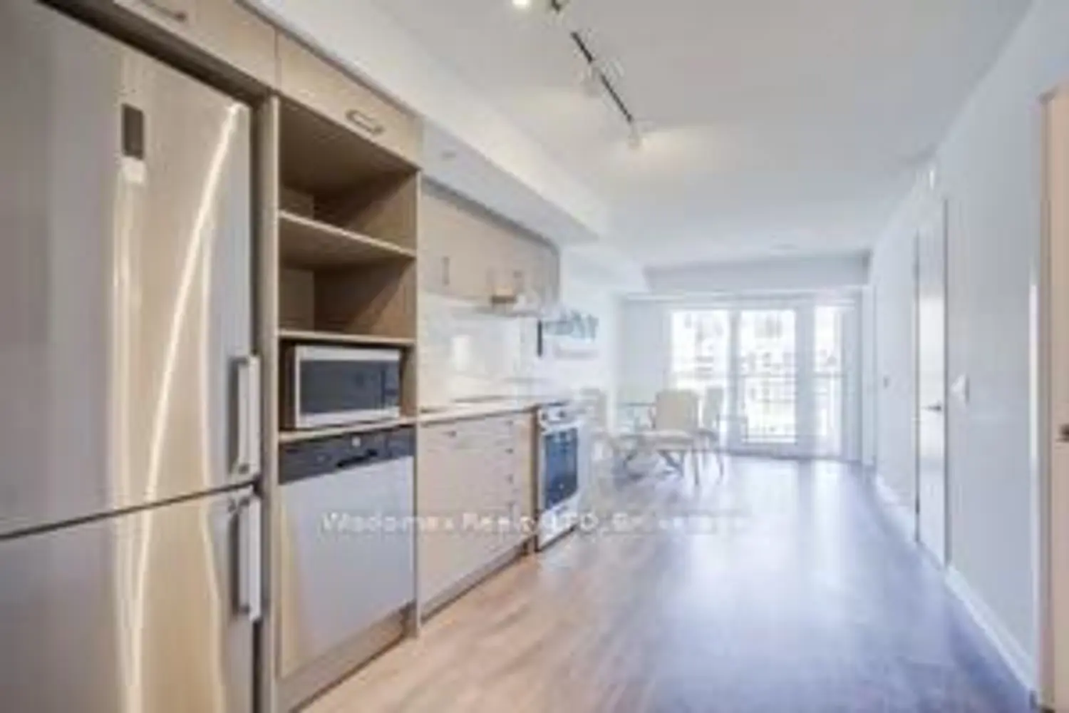 Additional image 5 of 219 Dundas Street 1009