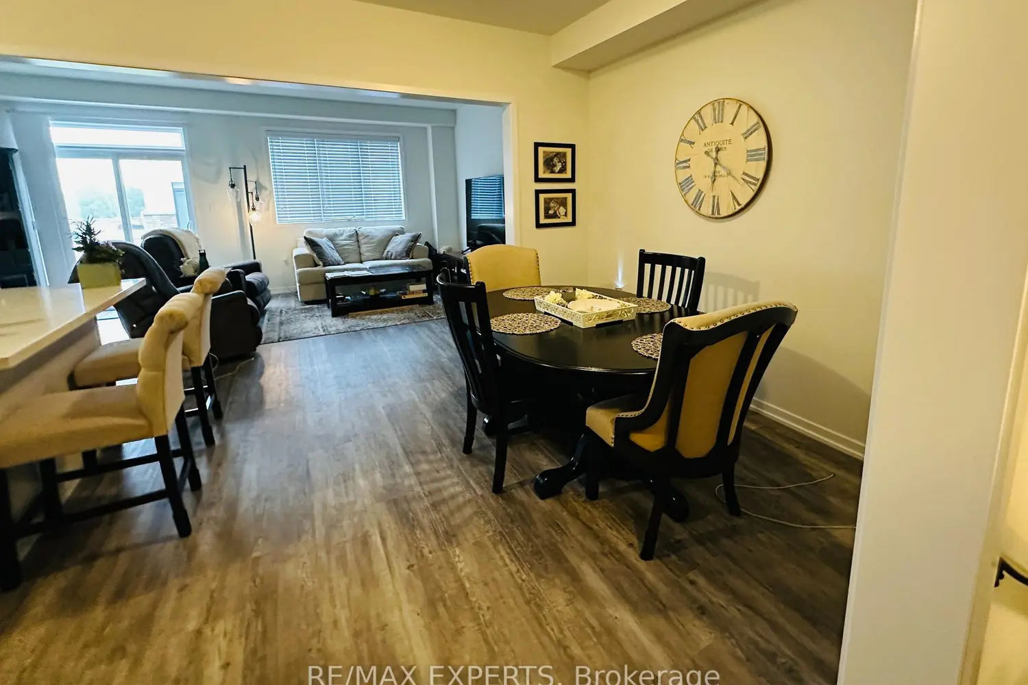 1541 Wheatcroft Drive photo 3