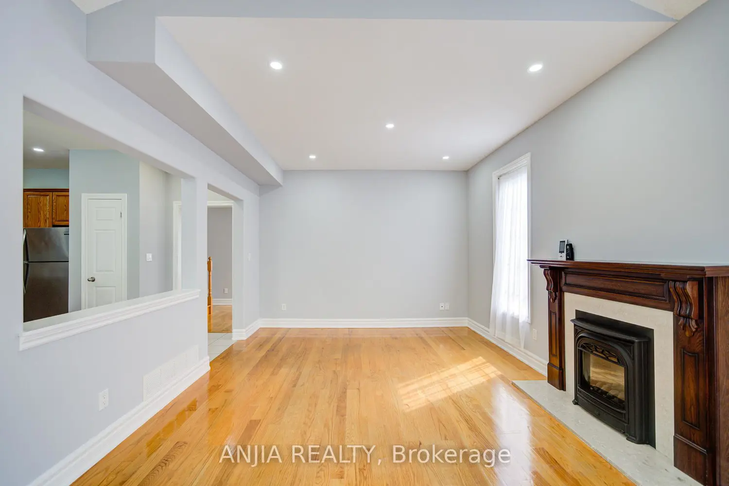 10 Thistledown Crescent photo 3