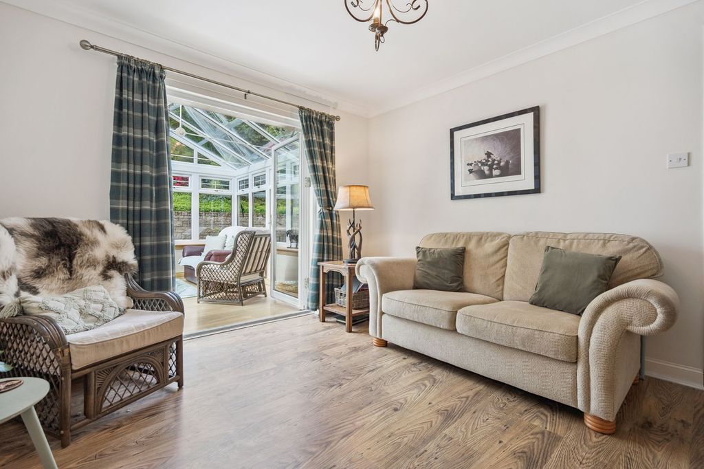 4 bed detached house for saleWillison Crescent, Tillicoultry FK13 photo 5