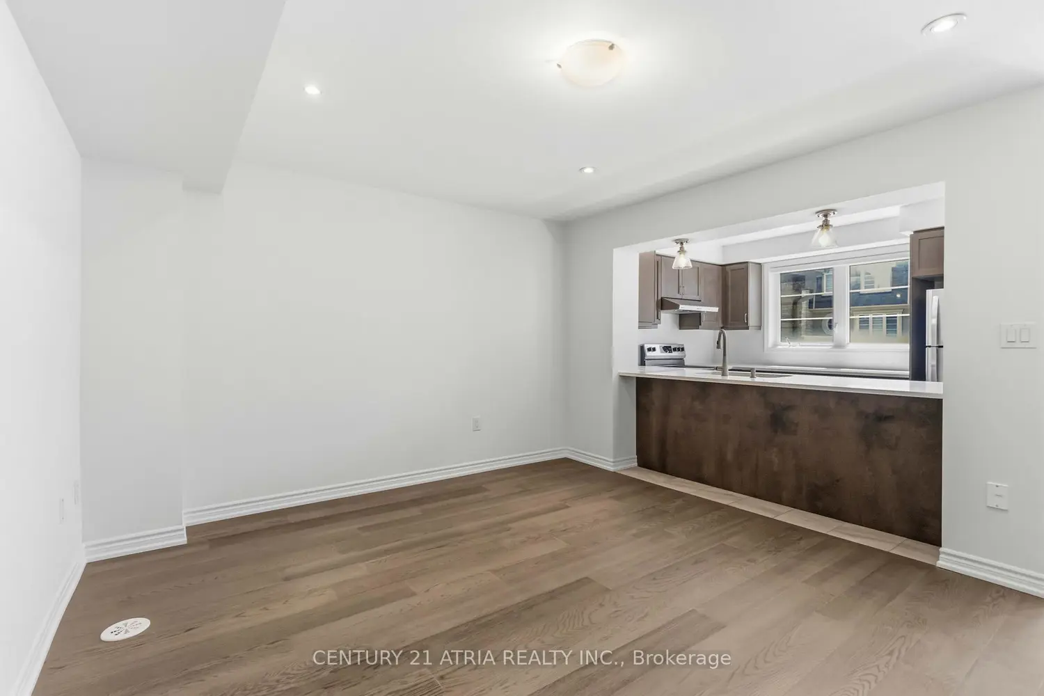 60 Casely Avenue photo 3