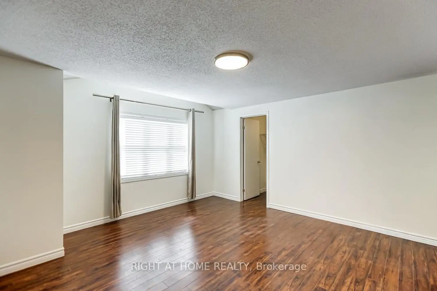 Additional image 9 of 402 Lausanne Crescent