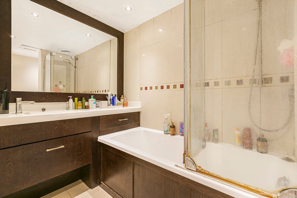 Additional image 11 of 3 bed flat for saleRoberts Way, Englefield Green, Egham, Surrey TW20