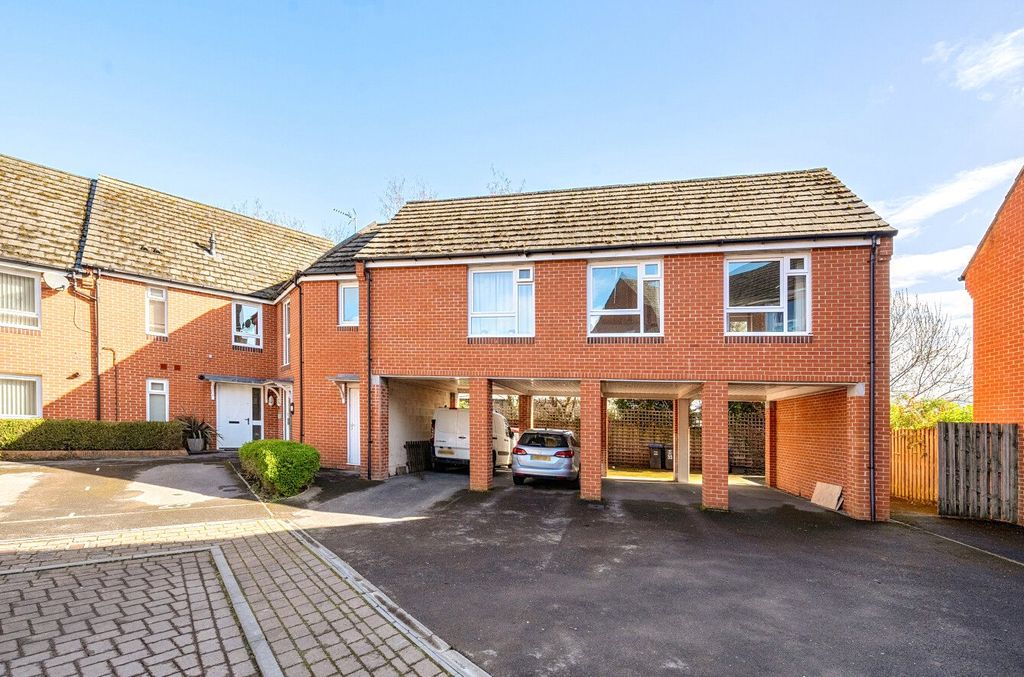 2 bed flat for saleFlax Mill Park, Devizes, Wiltshire SN10