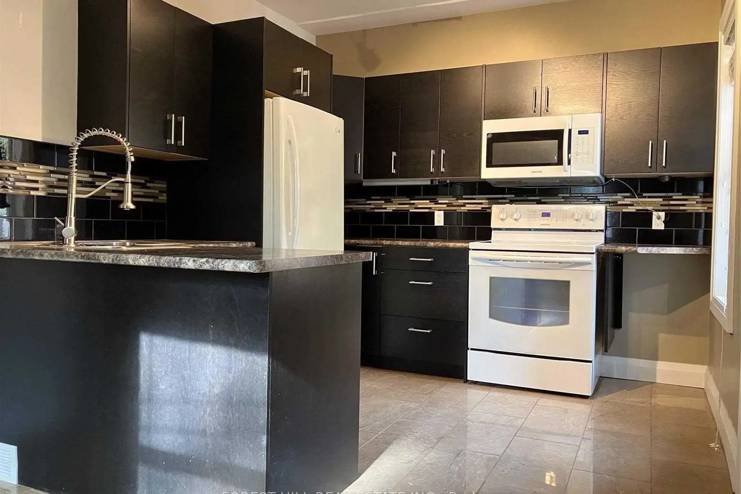 Additional image 14 of 373 Woodbine Avenue