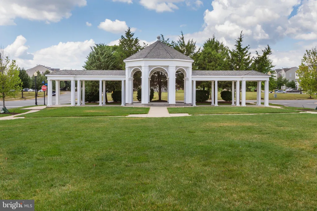 42798 Sykes Terrace, Chantilly, VA 20152