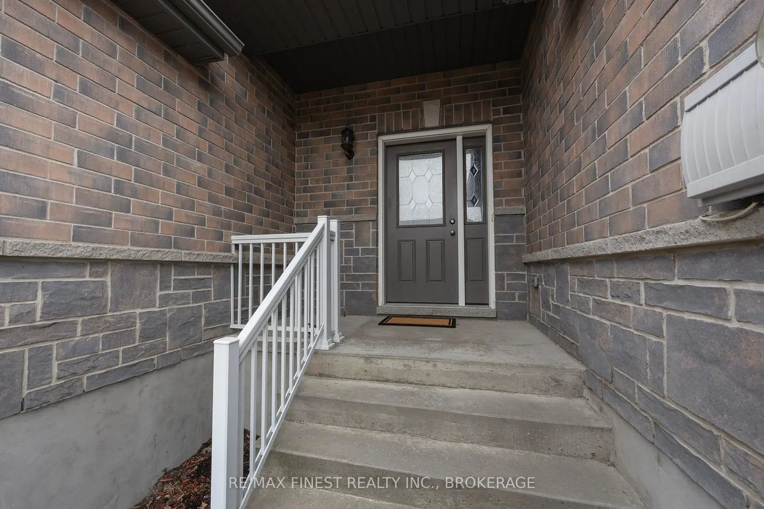 921 Blossom Street photo 2