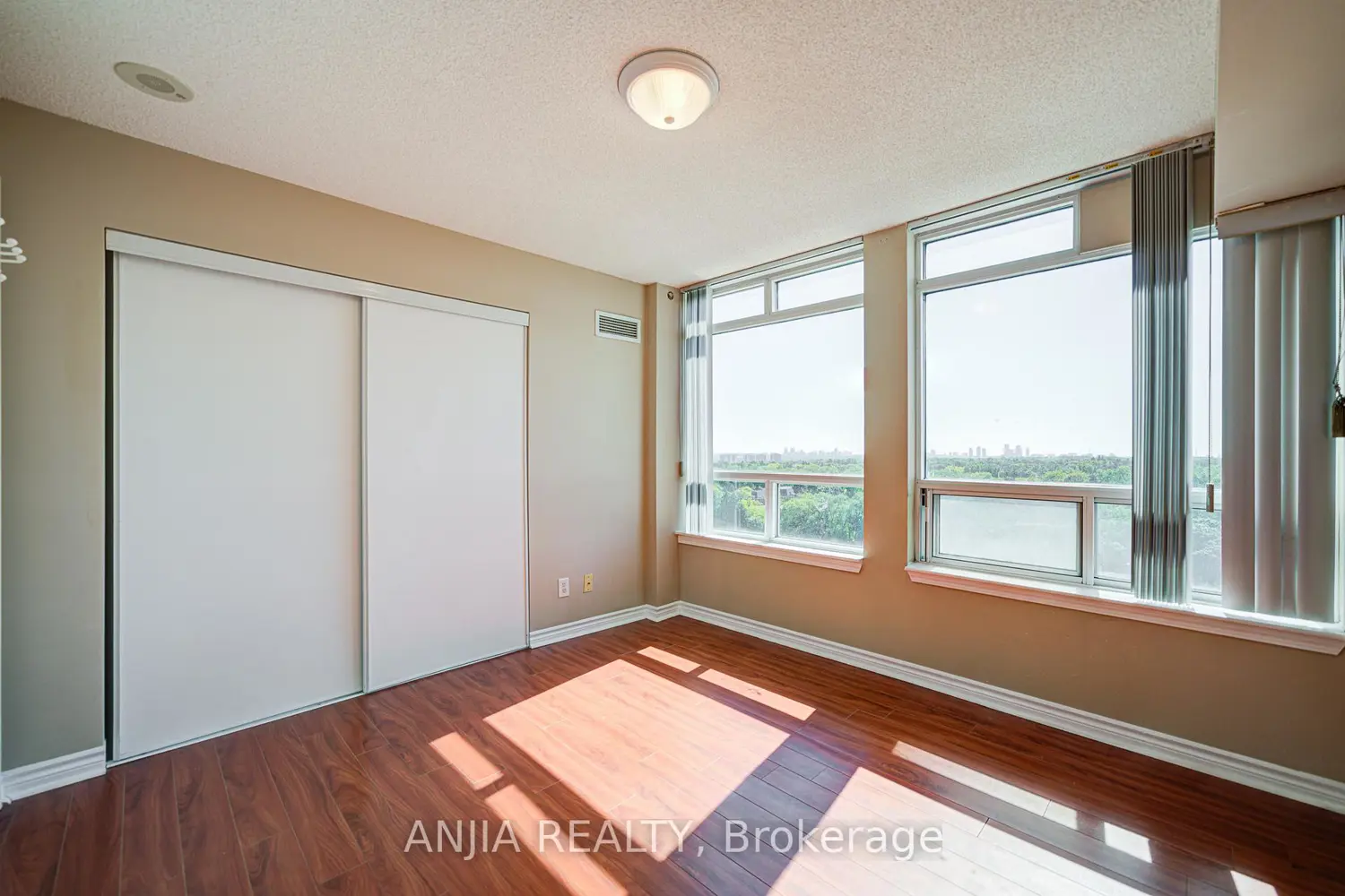 Additional image 10 of 1 Rean Drive 908