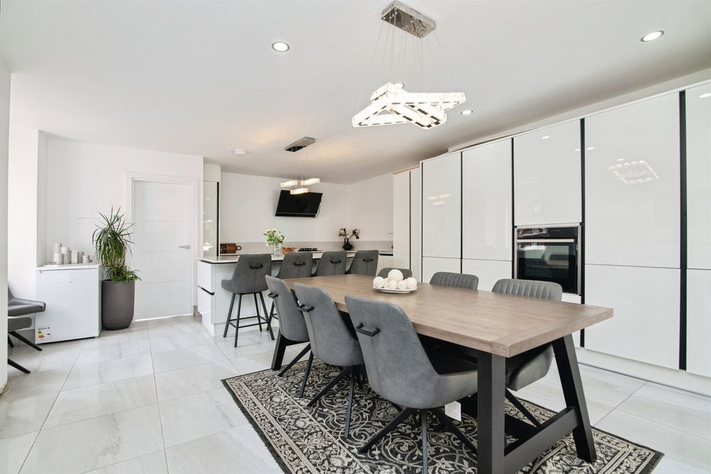Additional image 4 of 6 bed semi-detached house for saleSledmore Road, Dudley DY2