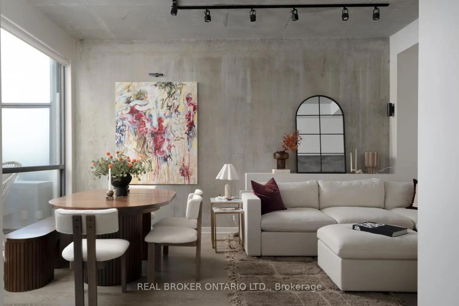 39 Brant Street Ph24