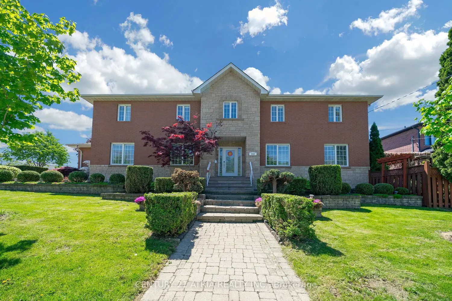 543 Queen's Drive