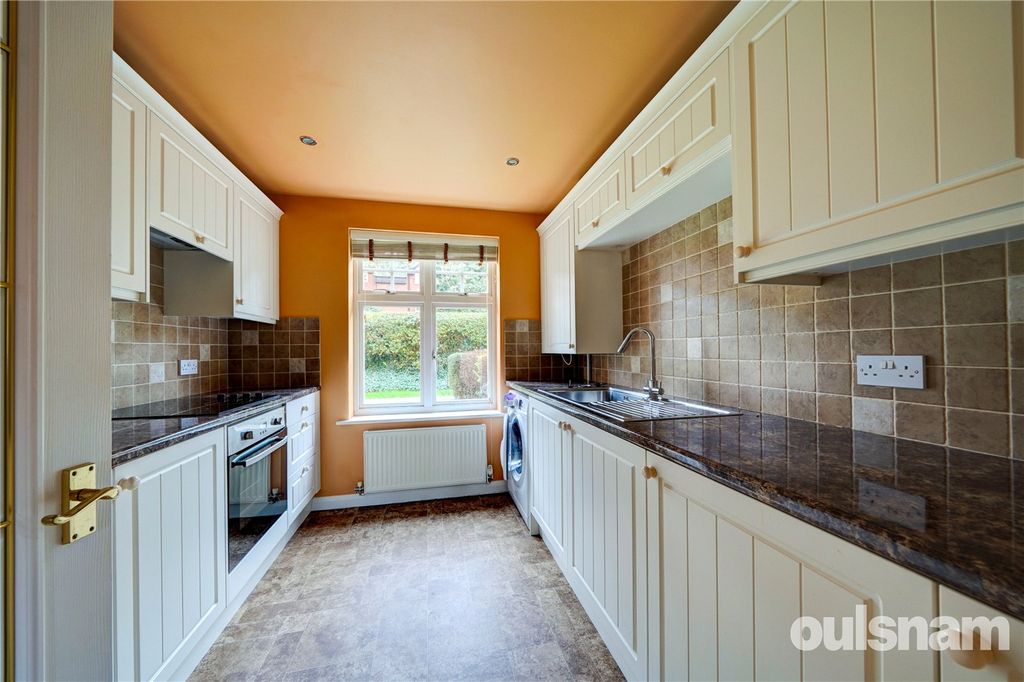 Additional image 4 of 2 bed flat for saleSt. Andrews Road, Droitwich, Worcestershire WR9