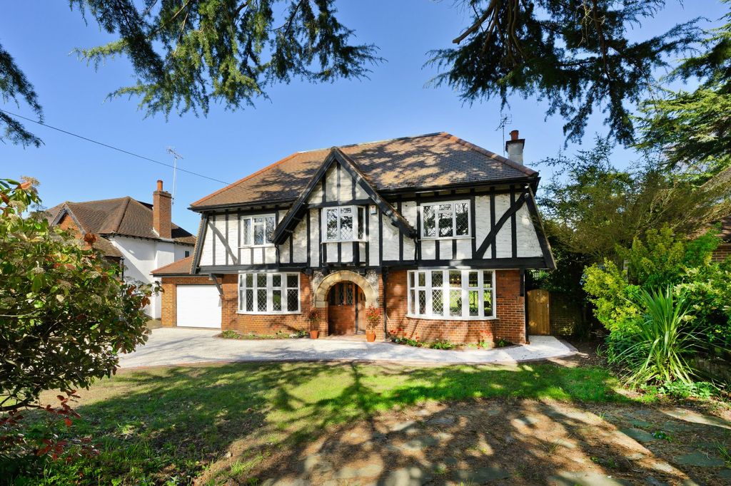 5 bed detached house for saleThe Green, Ewell, Epsom, Surrey KT17
