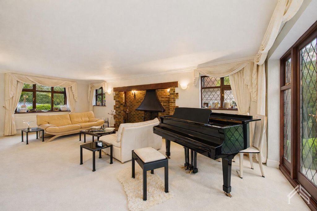 Additional image 4 of 7 bed detached house for saleHamlyn Close, London HA8