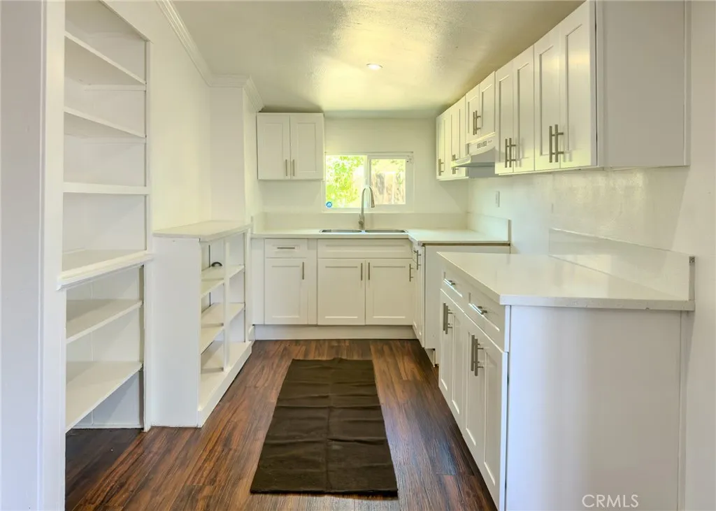 112 Crystal St, Taft, CA 93268 photo 3