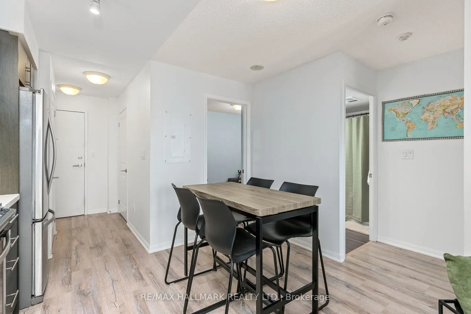 Additional image 8 of 400 Adelaide Street 819
