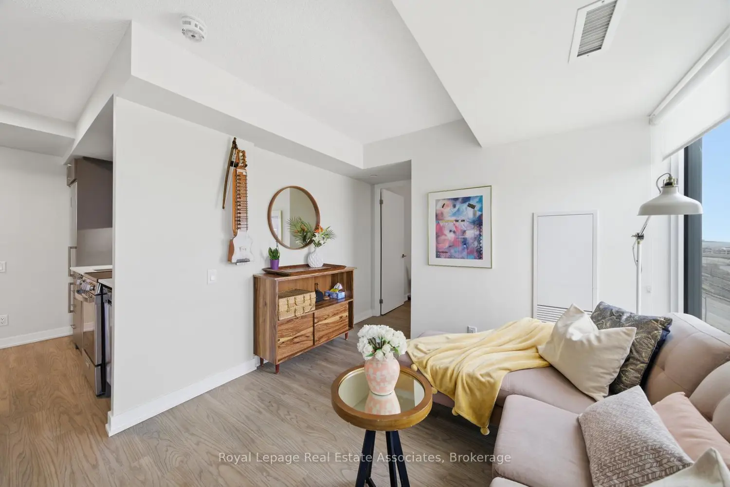 Additional image 11 of 38 Monte Kwinter Court 807