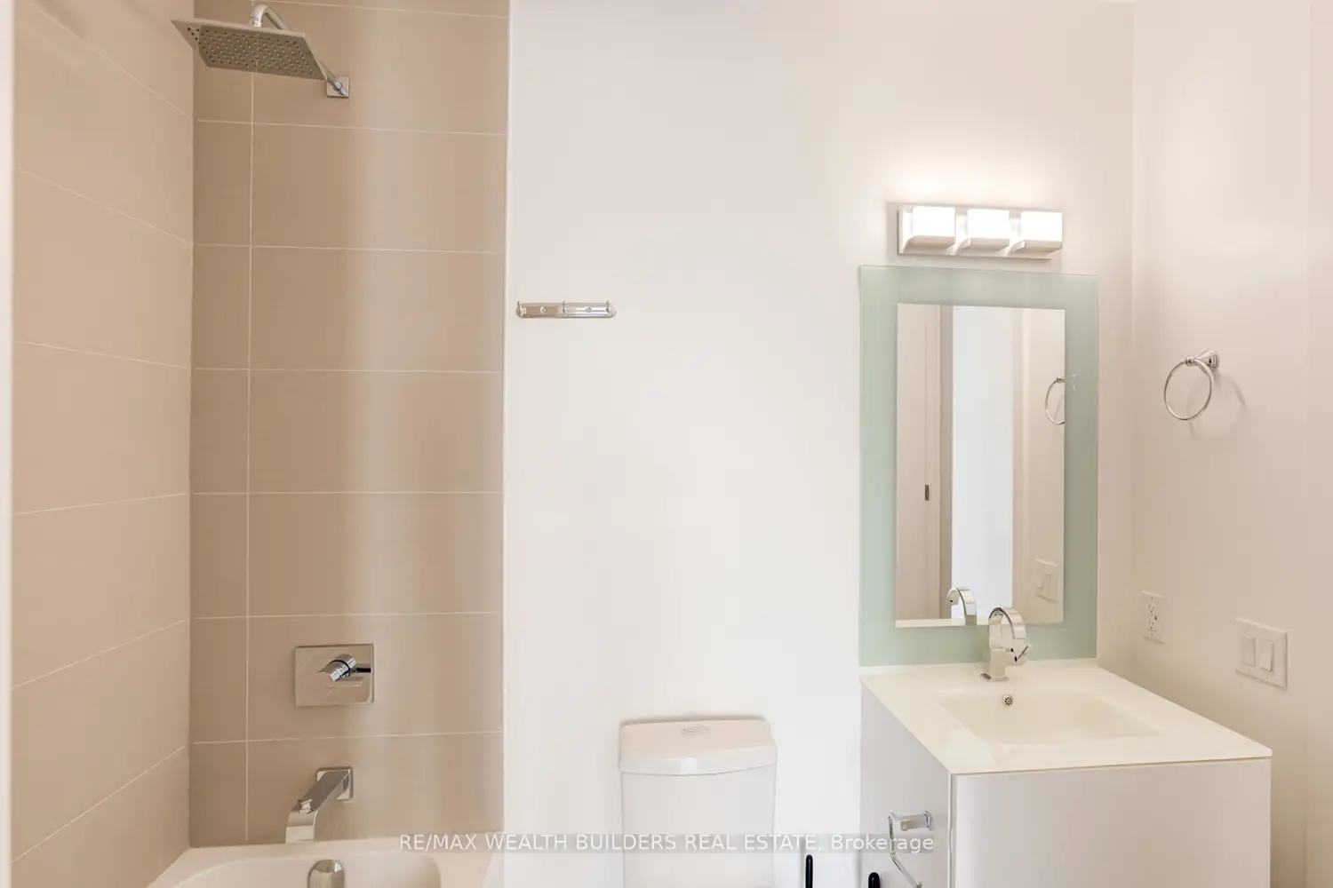 Additional image 9 of 111 St Clair Avenue 328