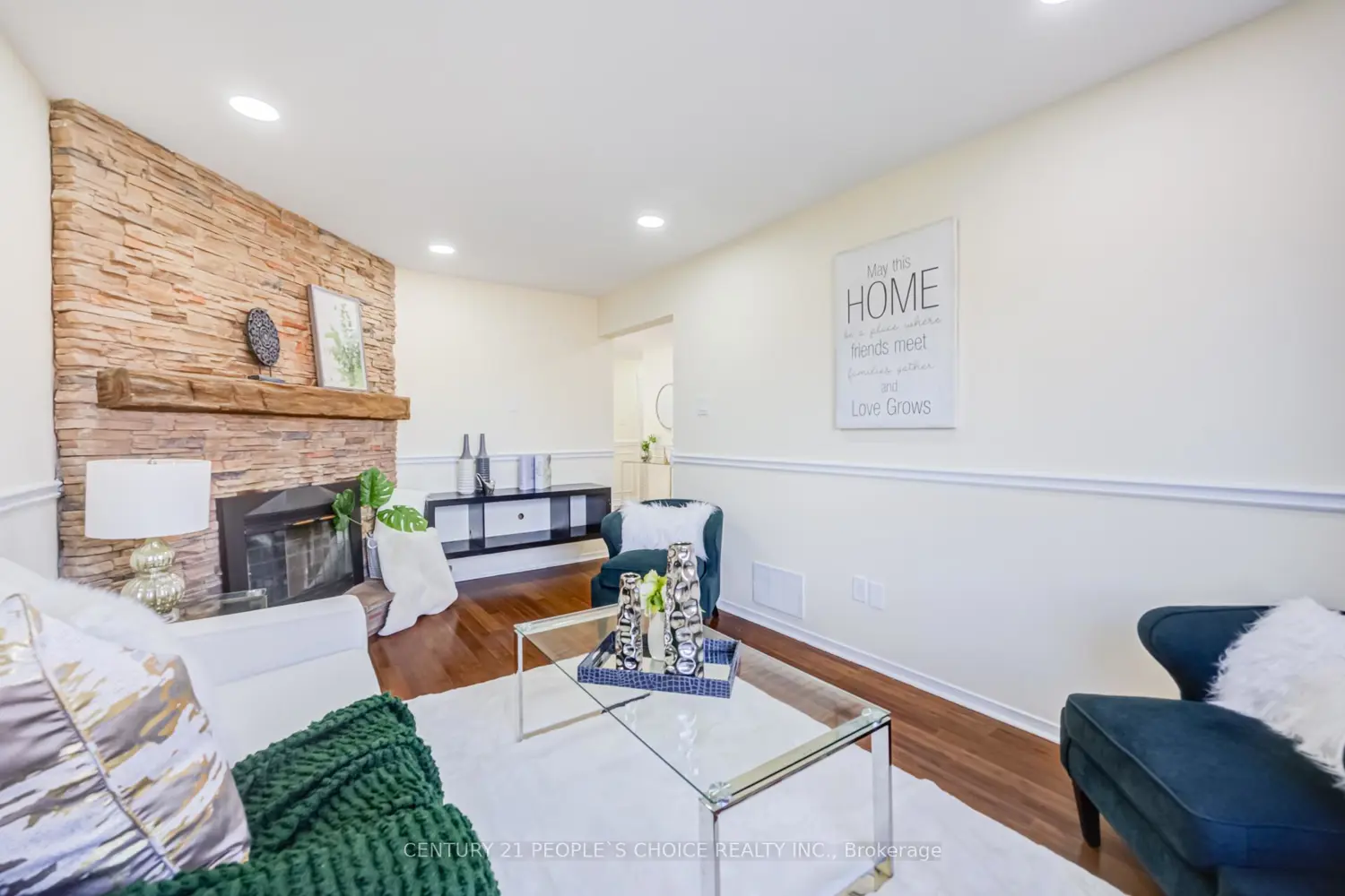 21 Dagwell Crescent photo 4