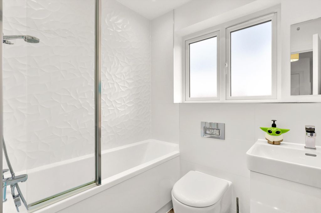 Additional image 12 of 5 bed detached house for saleBridges Avenue, East Molesey, Surrey KT8