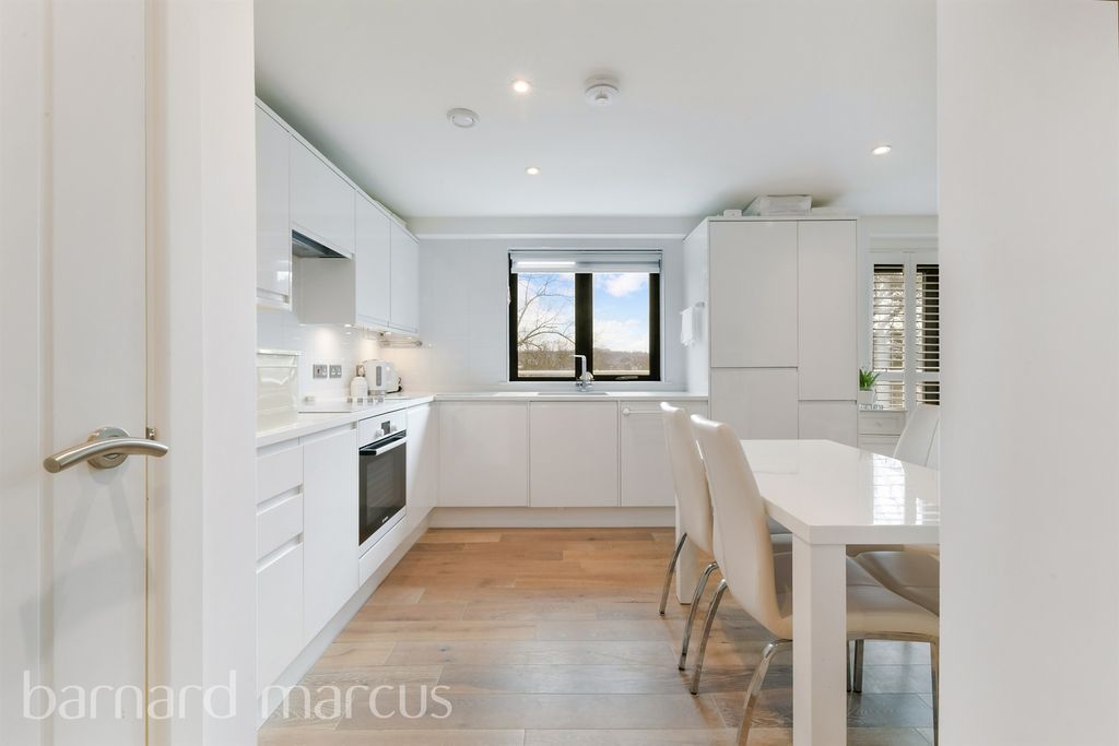 Additional image 6 of 2 bed flat for saleSouth Street, Epsom KT18