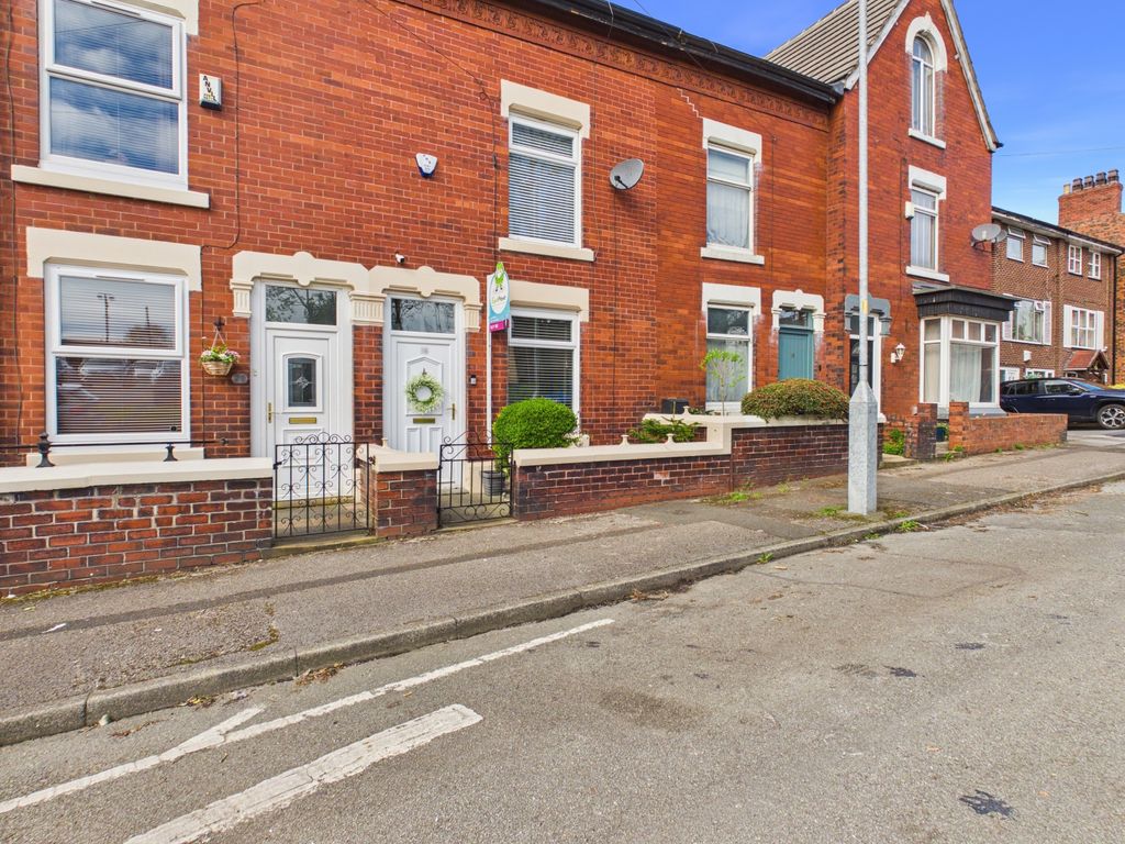 3 bed terraced house for saleRussell Street, Dukinfield SK16