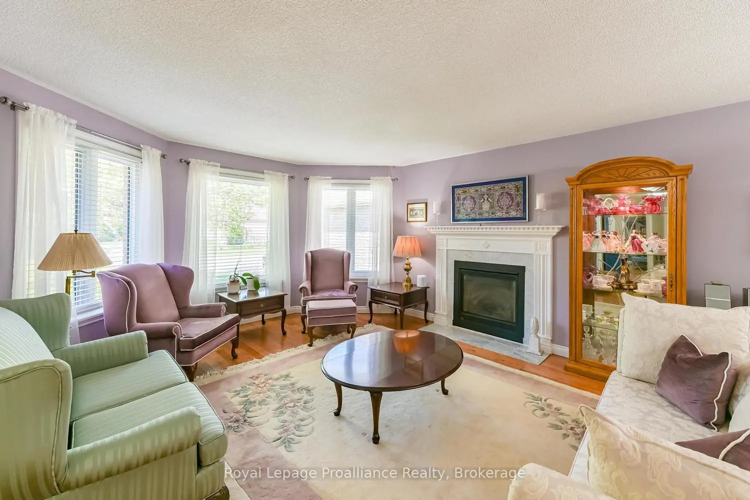 104 East House Crescent