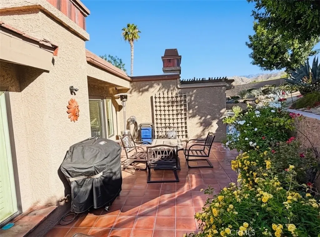 48983 Canyon Crest Ln, Palm Desert, CA 92260