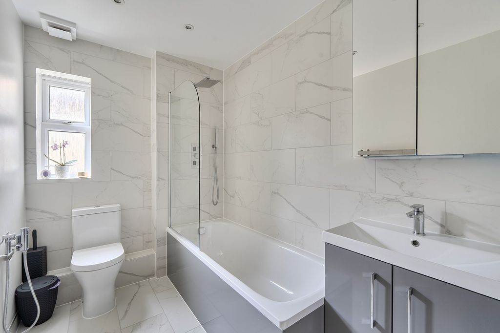 Additional image 16 of 3 bed flat for saleHorton Crescent, Epsom KT19