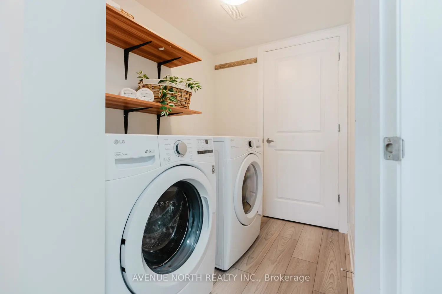 209 Attwell Private photo 3