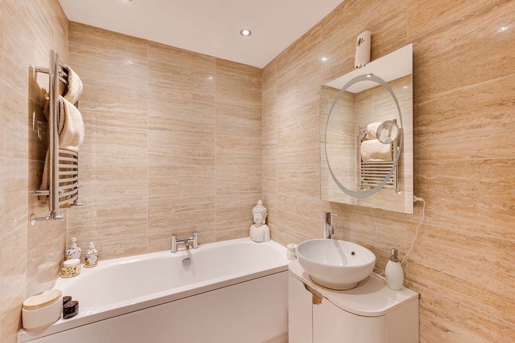 Additional image 23 of 3 bed town house for saleHolmley Lane, Dronfield S18