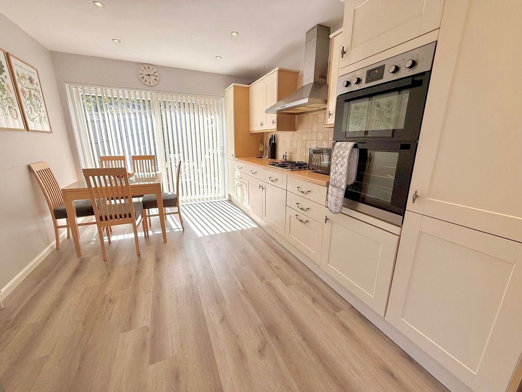 Additional image 7 of 6 bed detached house for saleLowther Road, Dunstable LU6