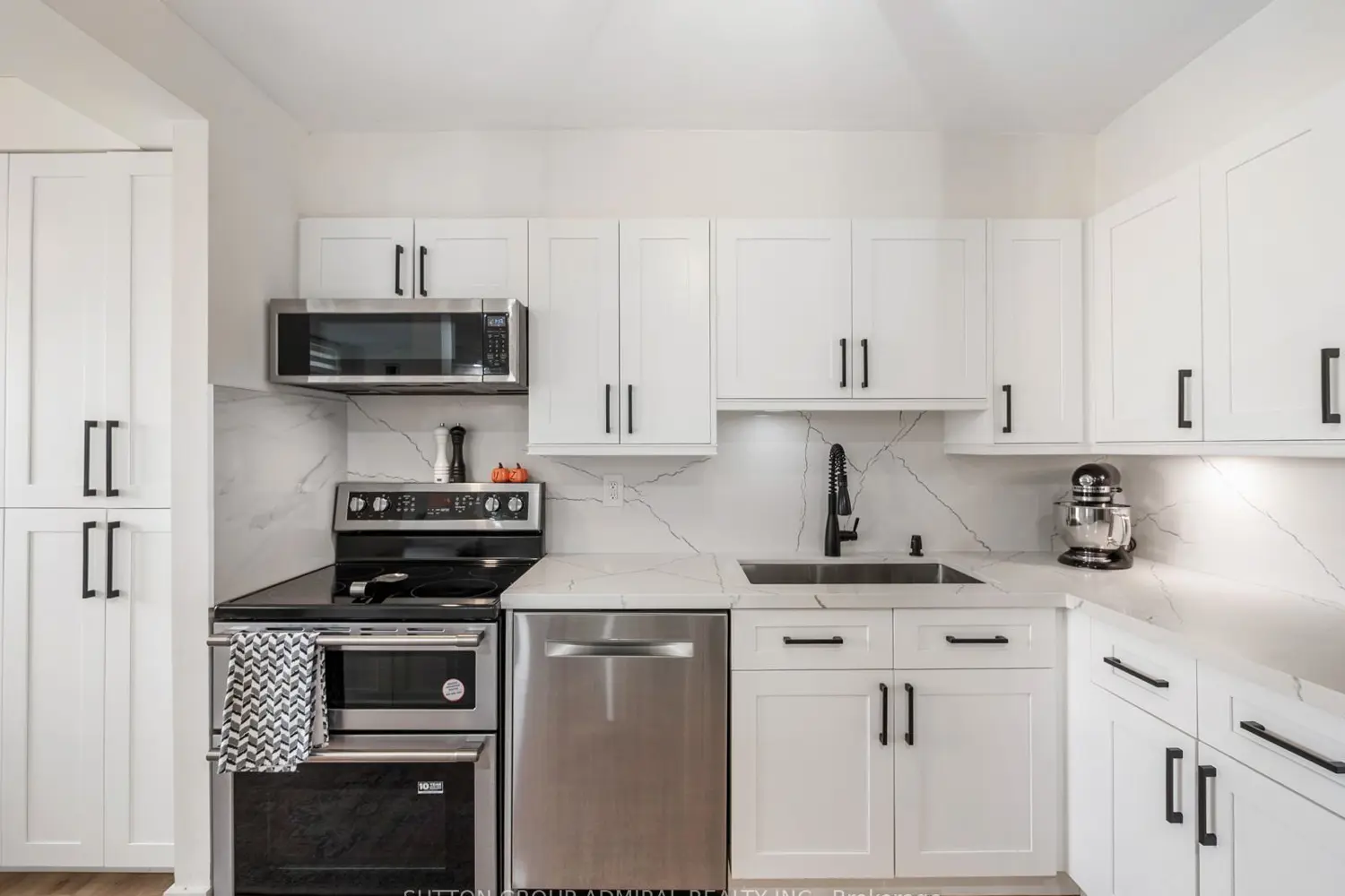 Additional image 4 of 20 Edgecliff Golfway 1603