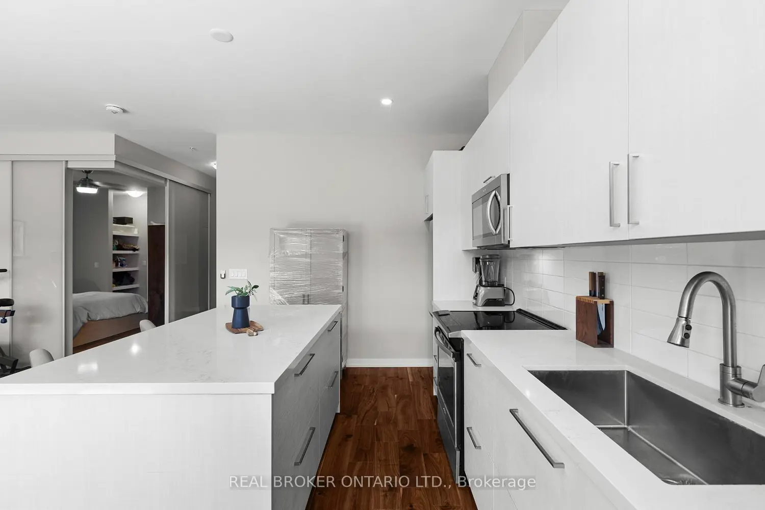 Additional image 4 of 21 Matchedash Street 204