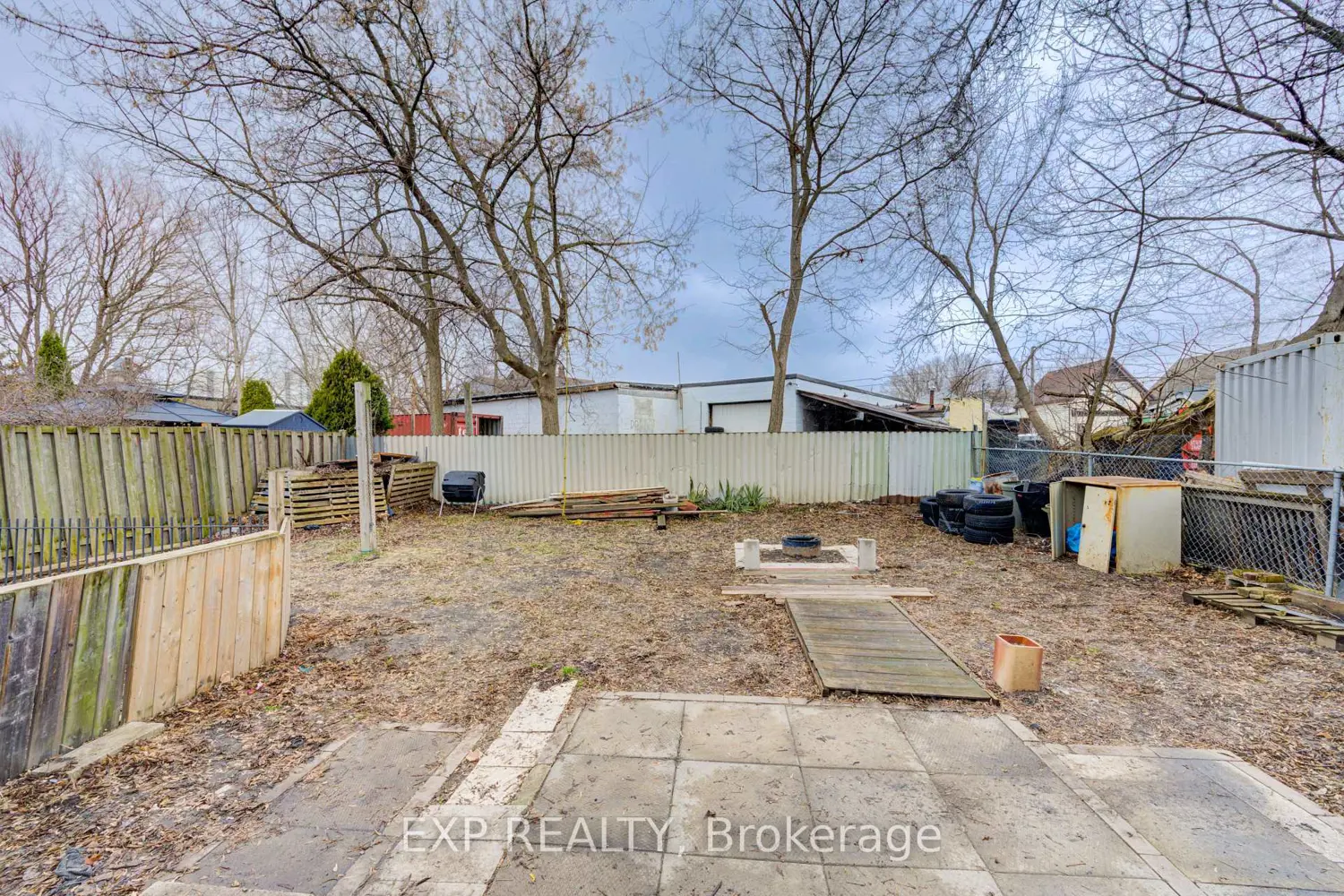 Additional image 17 of 524 Simcoe Street