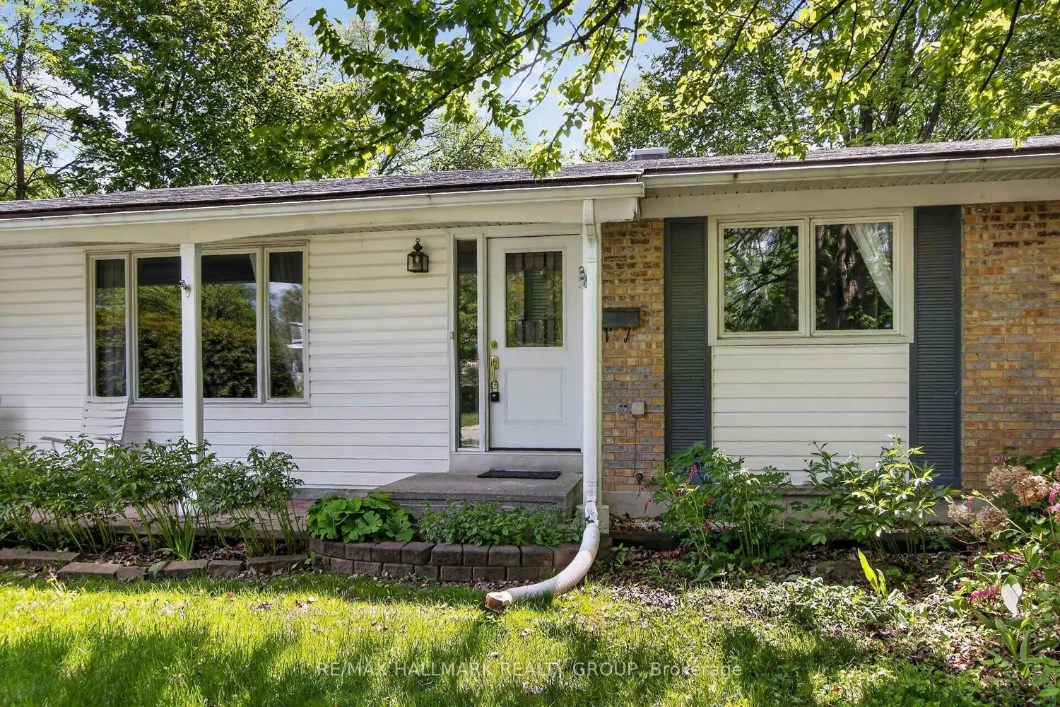41 Parkmount Crescent photo 2