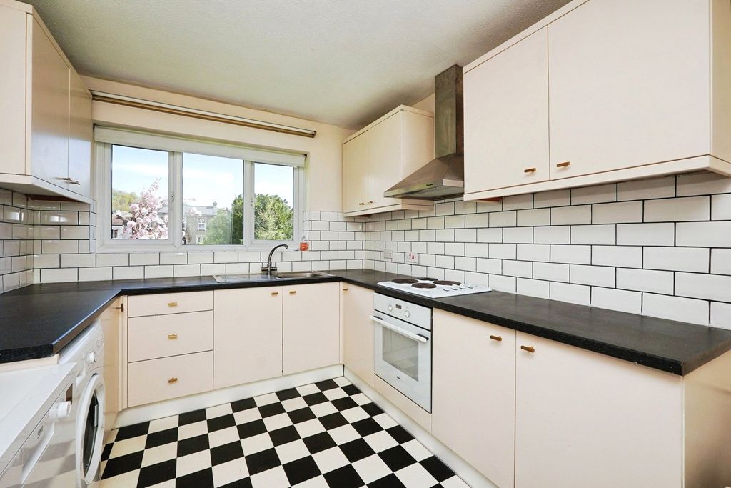 Additional image 12 of 2 bed flat for saleLondon Road, River, Dover CT16