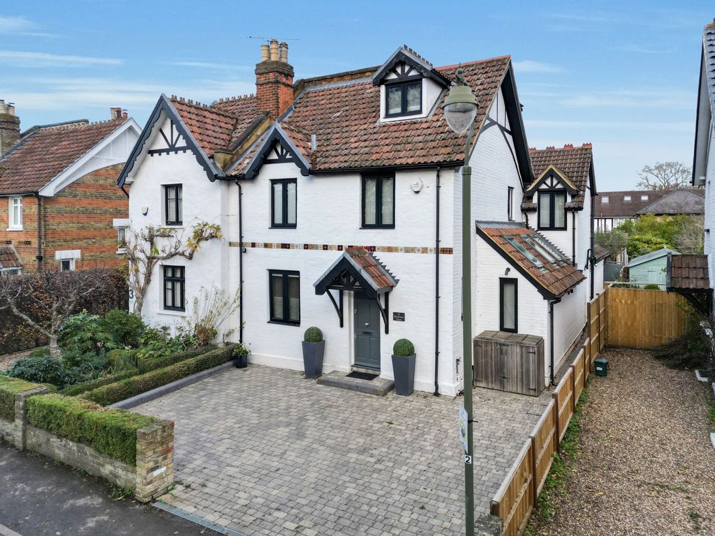 4 bed semi-detached house for saleSummer Road, East Molesey KT8