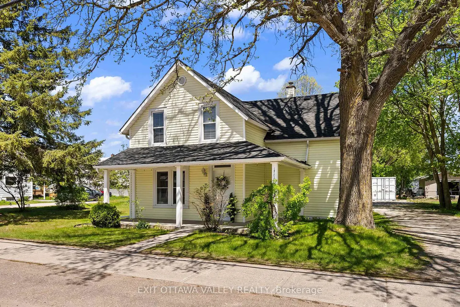 1782 Beachburg Road photo 2