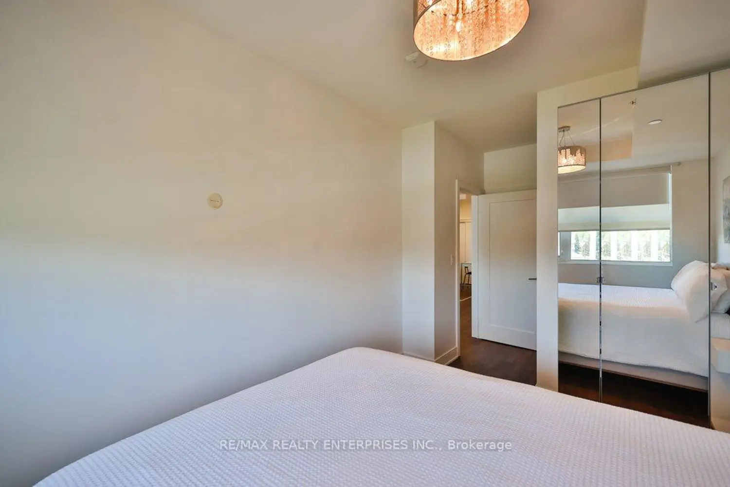 Additional image 14 of 1575 Lakeshore Road 222