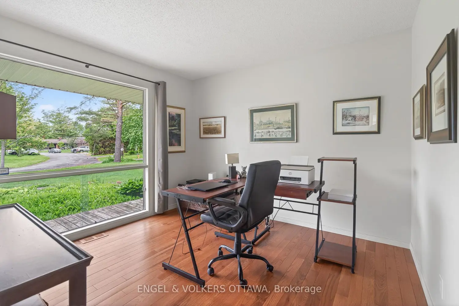35 Riopelle Court photo 2