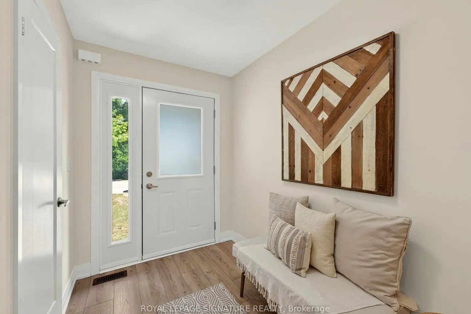 393 Manitoba Street 8 photo 5
