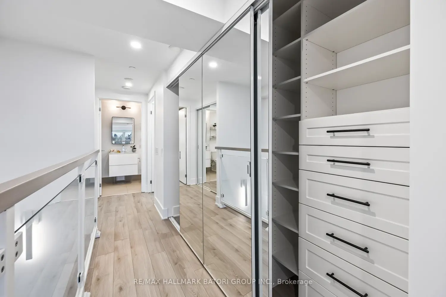 Additional image 12 of 111 St Clair Avenue 919