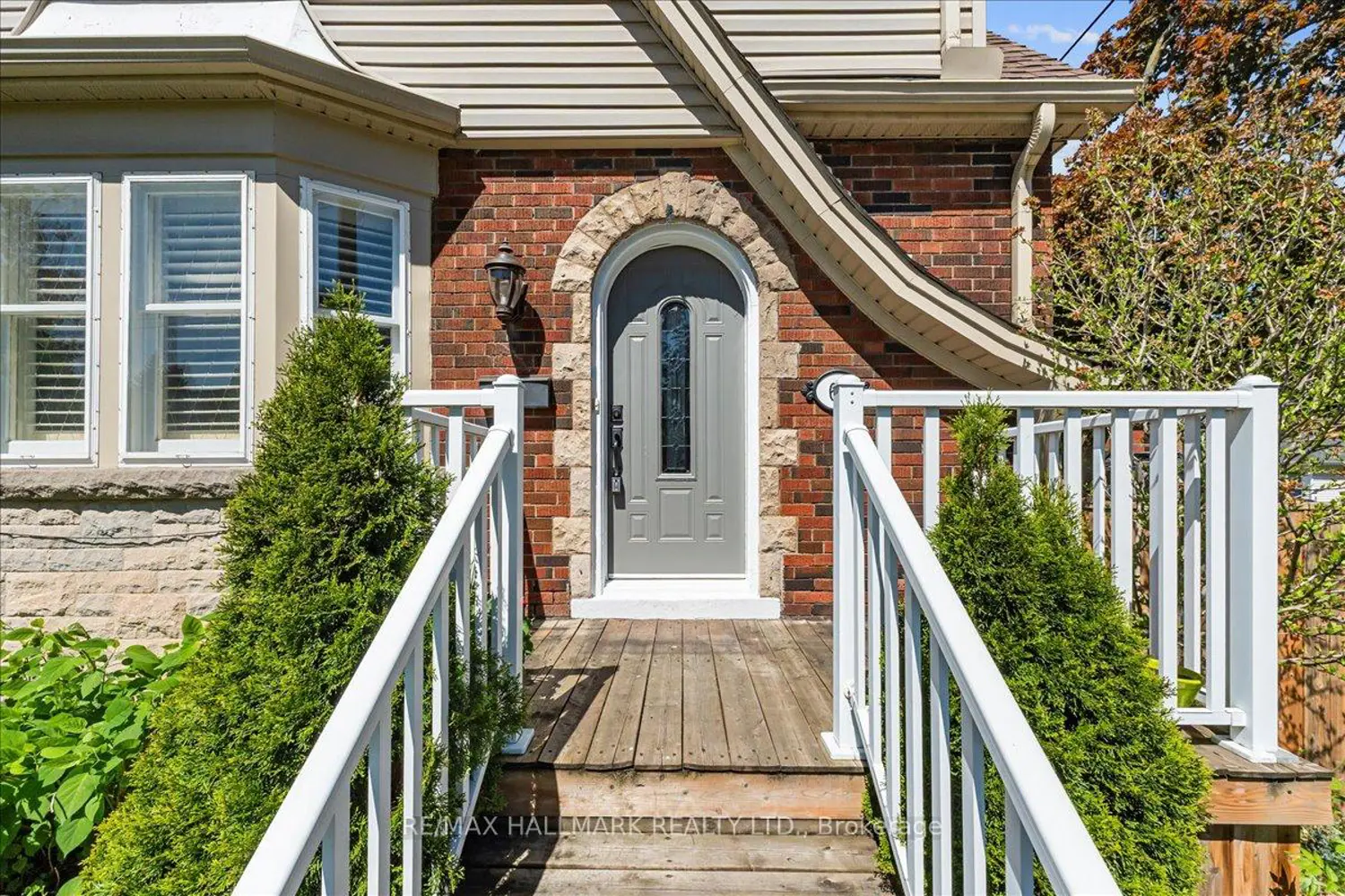 62 Tuxedo Avenue photo 3