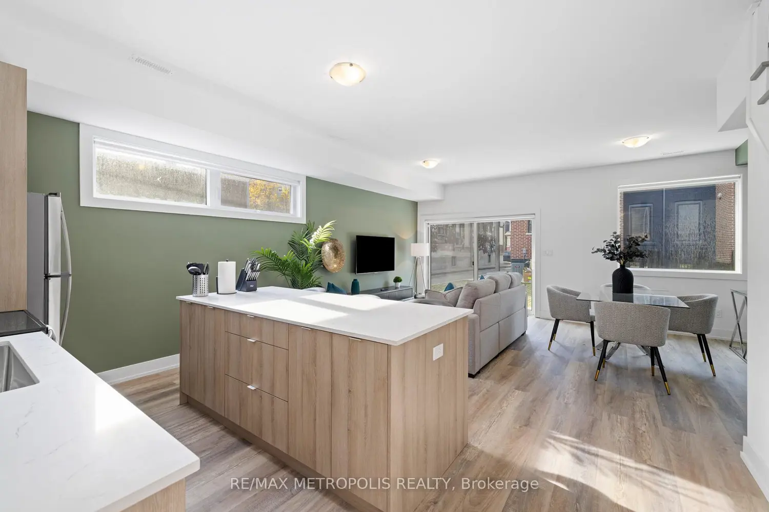 Additional image 16 of 447 Lansdowne Avenue